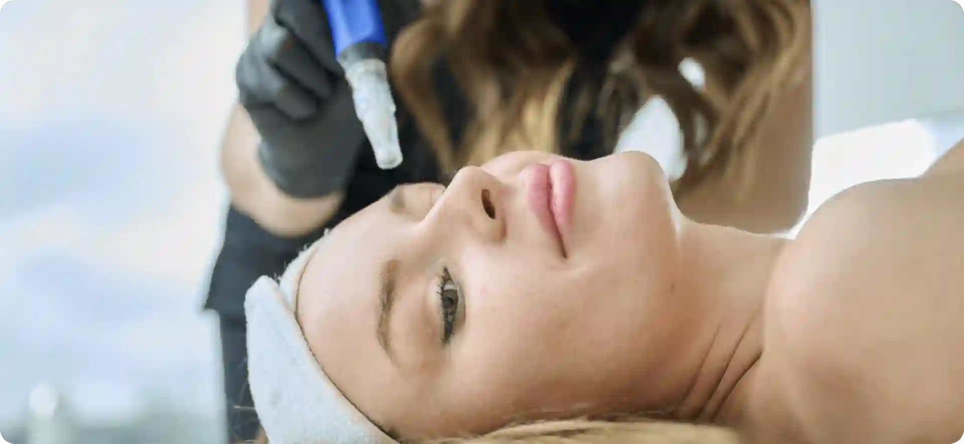 How Do Microneedles Trigger New Collagen and Elastin in Loose Skin Falkirk?